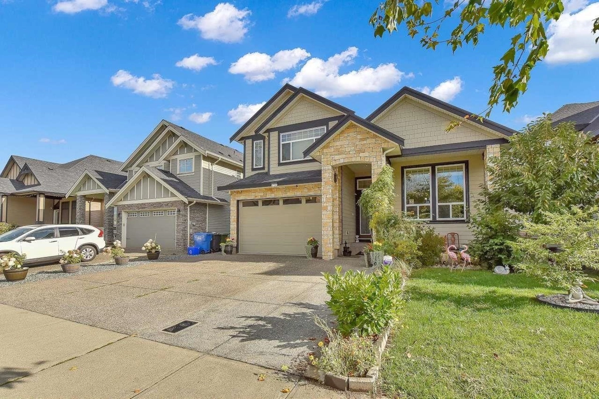 Living Room Photo of 2700 Caboose Place, Abbotsford, BC