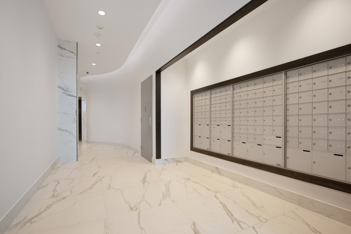 Family Room Photo of 506 1500 Martin Street, White Rock, BC