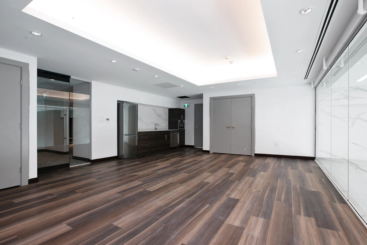 Front Yard Photo of 506 1500 Martin Street, White Rock, BC