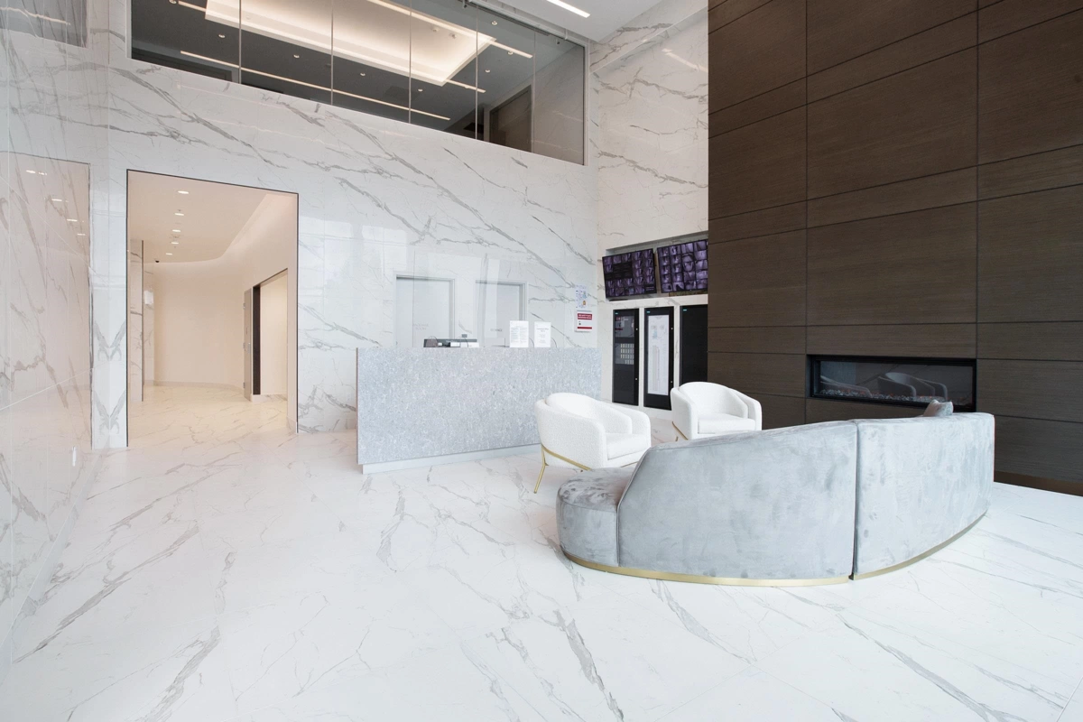 Living Room Photo of 506 1500 Martin Street, White Rock, BC