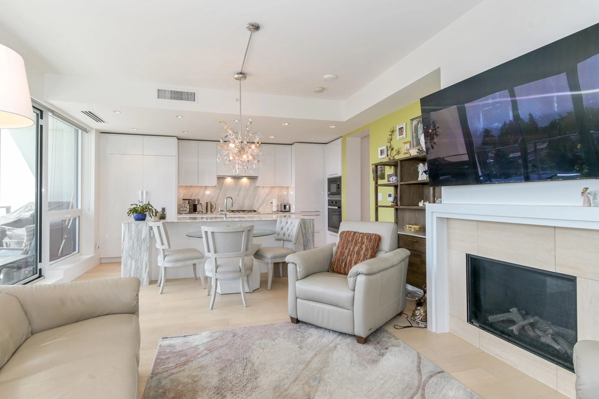 Primary Bedroom Photo of 506 1500 Martin Street, White Rock, BC