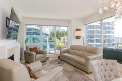 Breakfast Nook Photo of 506 1500 Martin Street, White Rock, BC