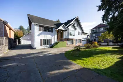 Living Room Photo of 7540 No. 2 Road, Richmond, BC