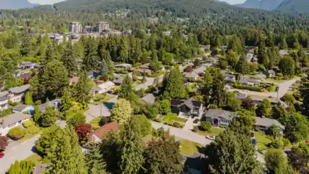 2302 Viewlynn Drive, North Vancouver, BC, North Vancouver — Single Family Residence for sale