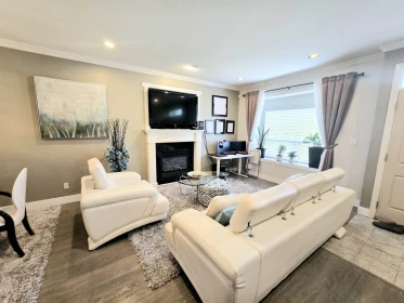 6333 Burns Street, Burnaby, BC, Burnaby — Half Duplex for sale