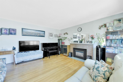 Kitchen Photo of 11059 146a Street, Surrey, BC