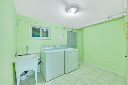 Laundry Room Photo of 11059 146a Street, Surrey, BC
