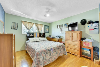Walk-In Closet Photo of 11059 146a Street, Surrey, BC