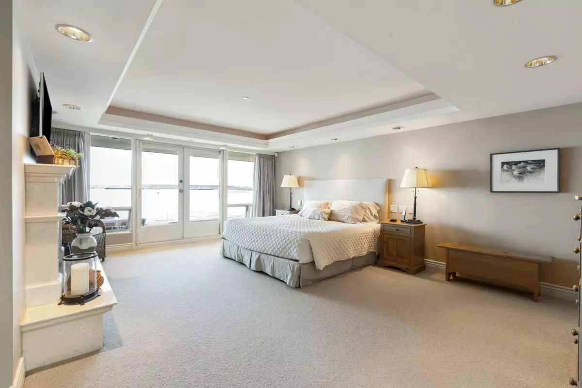 Basement Recreation Room Photo of 2406 Bellevue Avenue, West Vancouver, BC