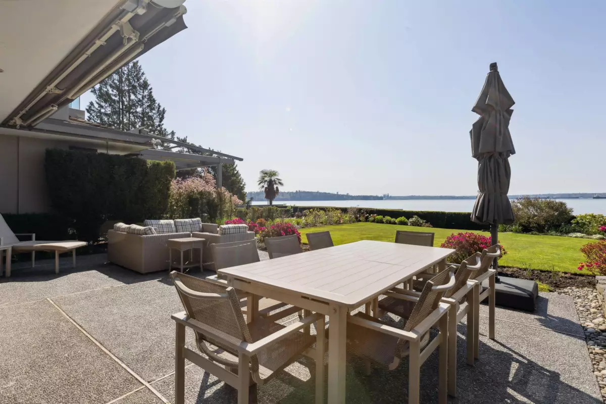 Outdoor Kitchen Photo of 2406 Bellevue Avenue, West Vancouver, BC