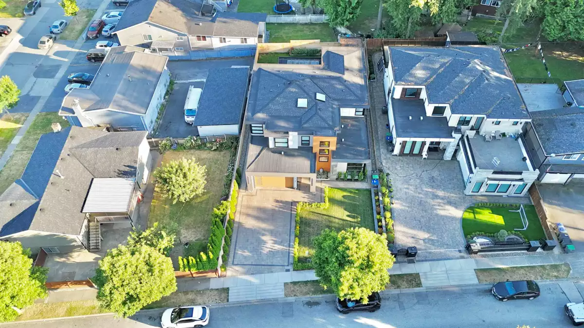 Dining Area Photo of 14124 71 Avenue, Surrey, BC