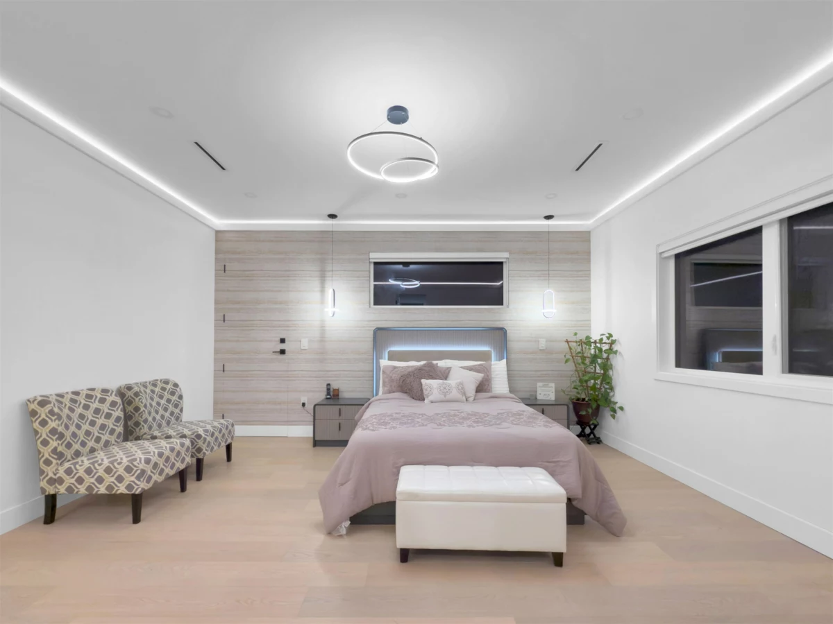 Entry Foyer Photo of 14124 71 Avenue, Surrey, BC