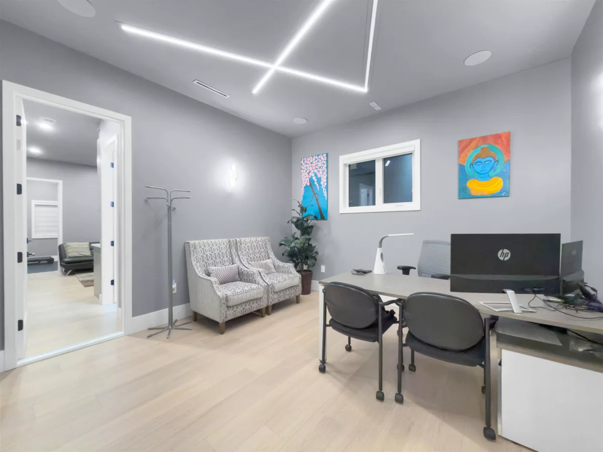 Guest Bathroom Photo of 14124 71 Avenue, Surrey, BC