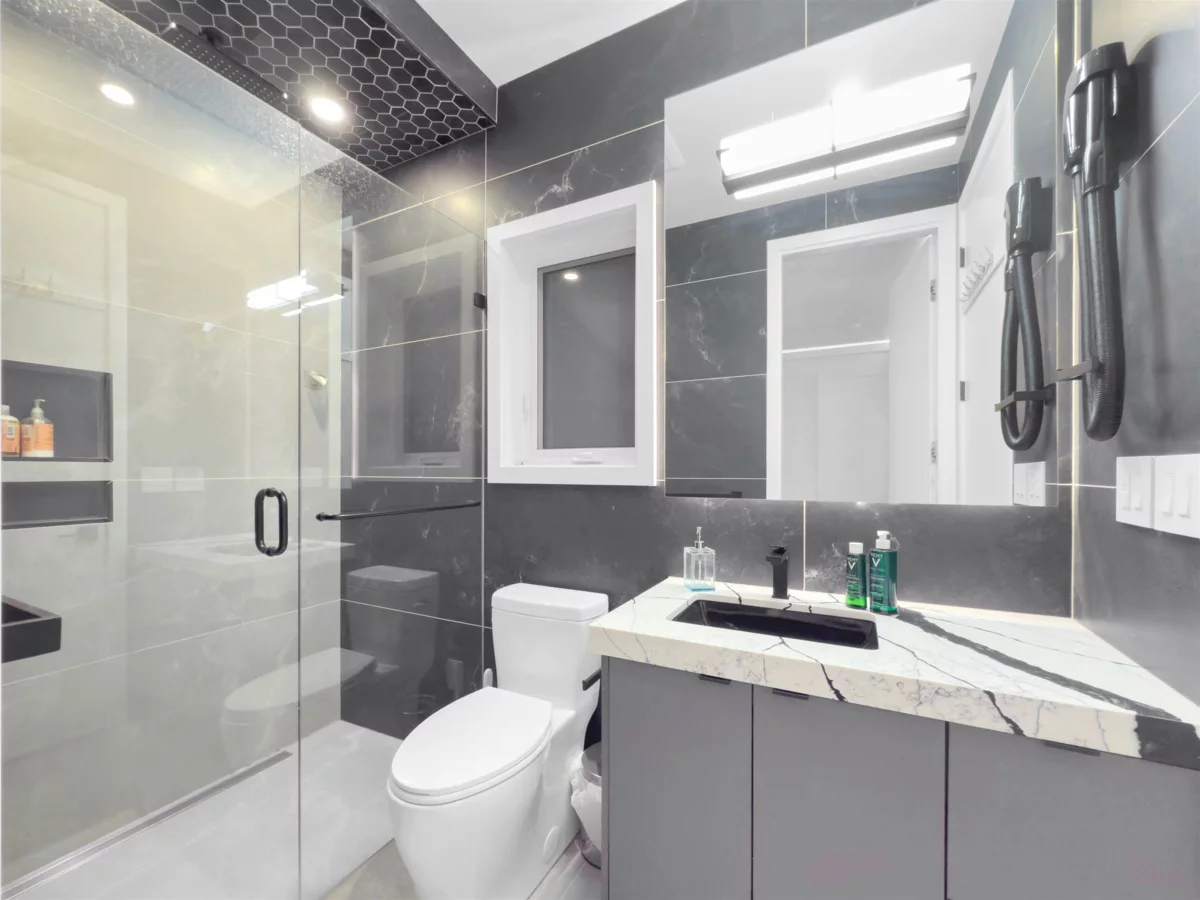 Hot Tub / Spa Photo of 14124 71 Avenue, Surrey, BC