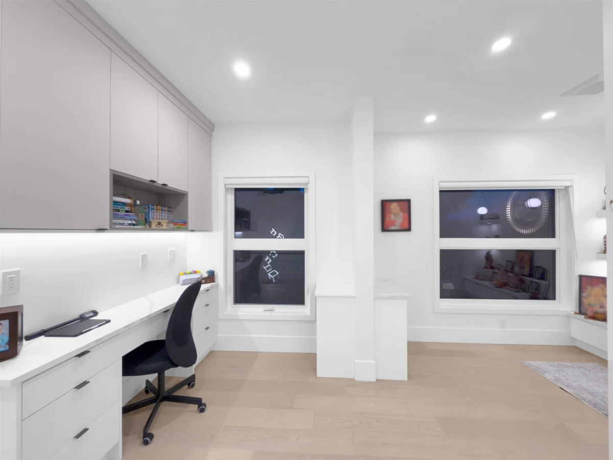 Laundry Room Photo of 14124 71 Avenue, Surrey, BC