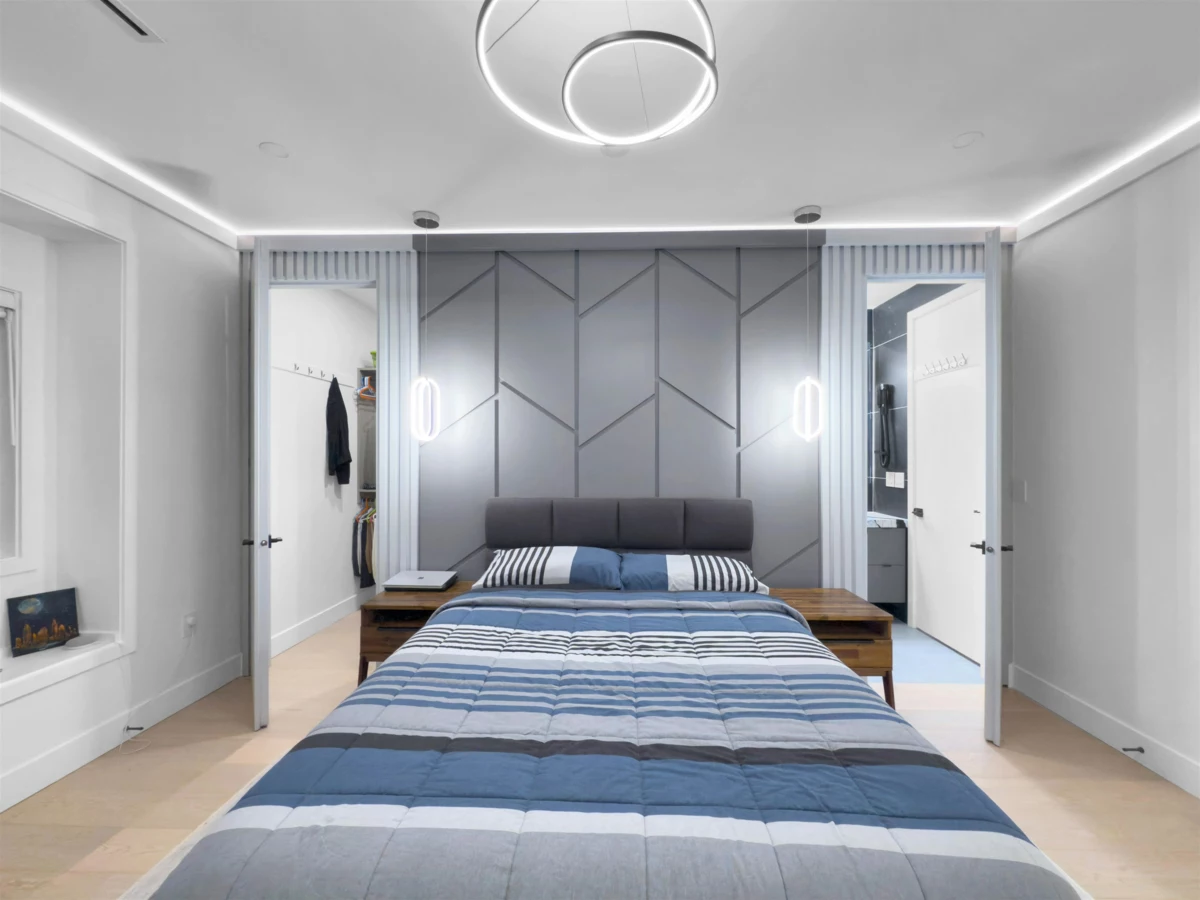 Swimming Pool Photo of 14124 71 Avenue, Surrey, BC