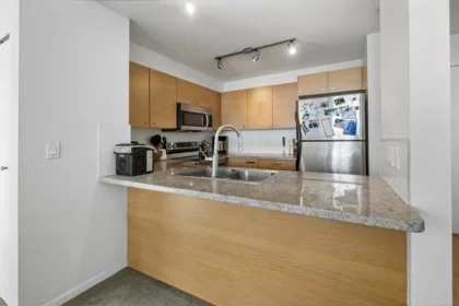 403 6815 188 Street, Surrey, BC, Surrey — Apartment/Condo for sale