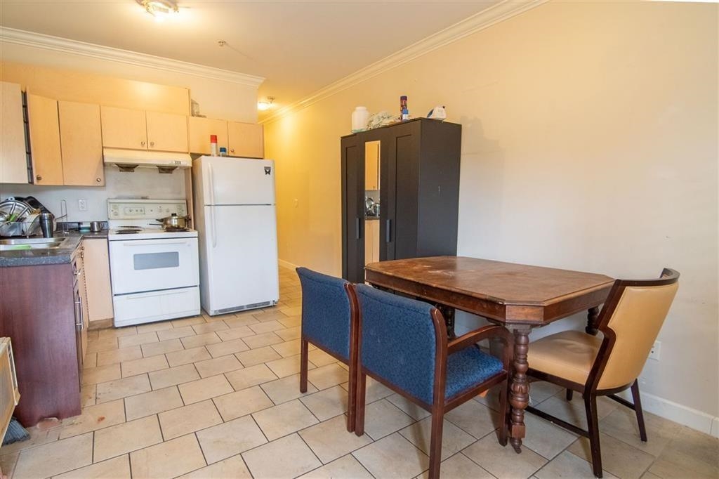 Breakfast Nook Photo of 728 E 49th Avenue, Vancouver, BC