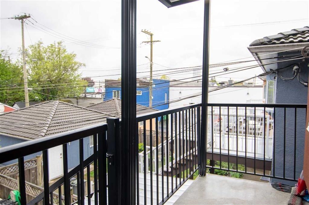 Living Room Photo of 728 E 49th Avenue, Vancouver, BC