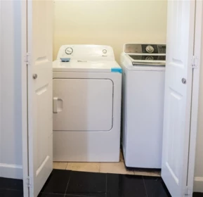 Powder Room Photo of 728 E 49th Avenue, Vancouver, BC