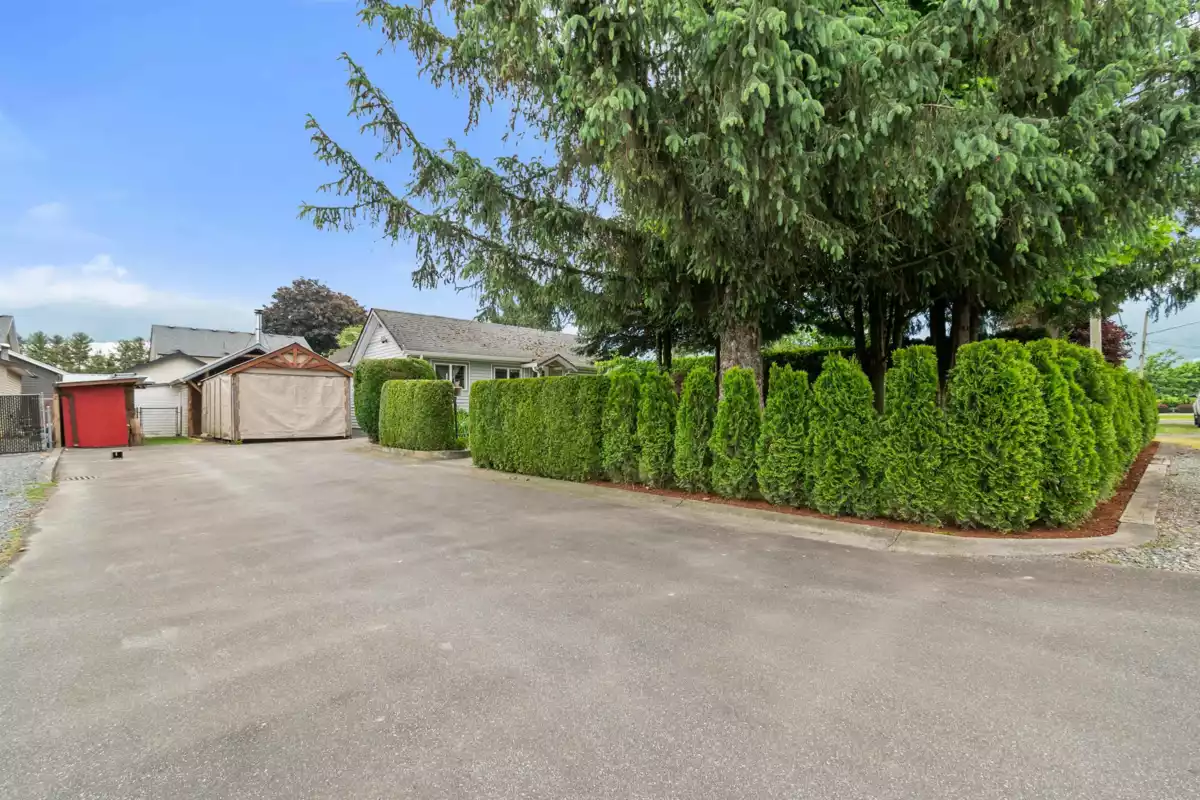 Kitchen Photo of 9834 Munro Avenue, Rosedale, BC