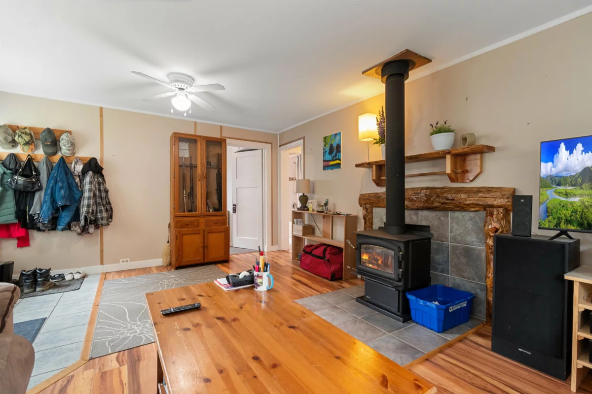 Laundry Room Photo of 9834 Munro Avenue, Rosedale, BC