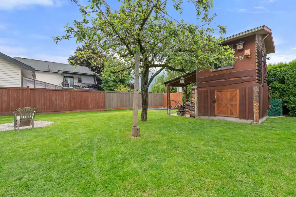 Primary Bathroom Photo of 9834 Munro Avenue, Rosedale, BC