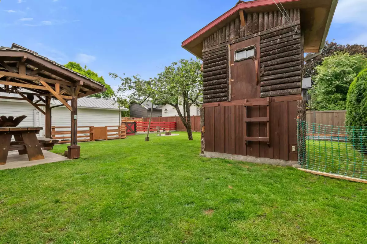 Primary Bedroom Photo of 9834 Munro Avenue, Rosedale, BC