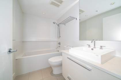 1601 7303 Noble Lane, Burnaby, BC, Burnaby — Apartment/Condo for sale