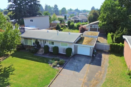 9565 Carleton Street, Chilliwack, BC, Chilliwack — Single Family Residence for sale