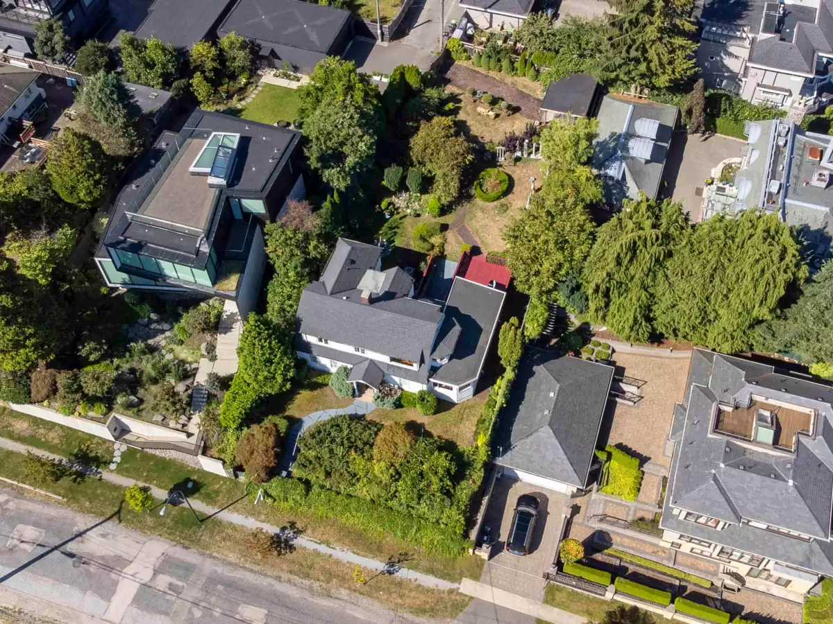 Hallway Photo of 1937 Tolmie Street, Vancouver, BC