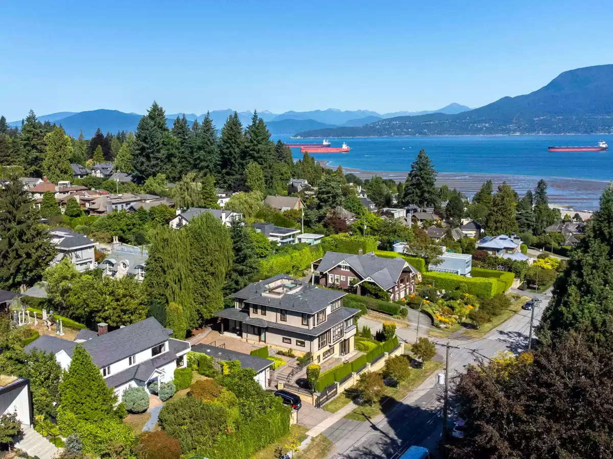 Laundry Room Photo of 1937 Tolmie Street, Vancouver, BC