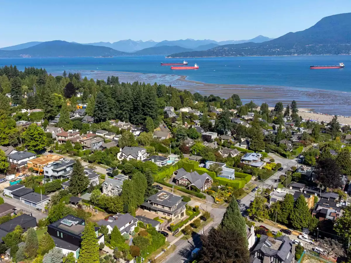 Mudroom Photo of 1937 Tolmie Street, Vancouver, BC