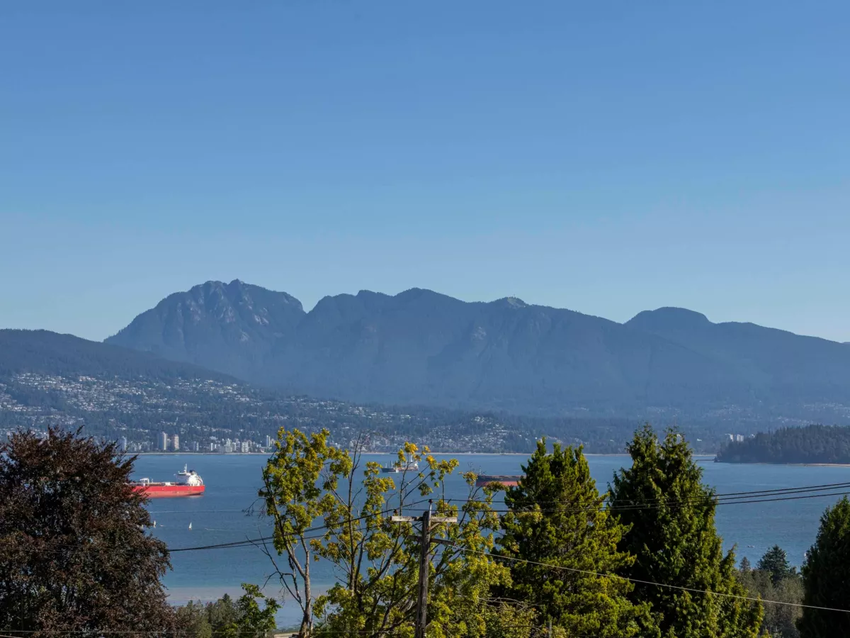 Powder Room Photo of 1937 Tolmie Street, Vancouver, BC
