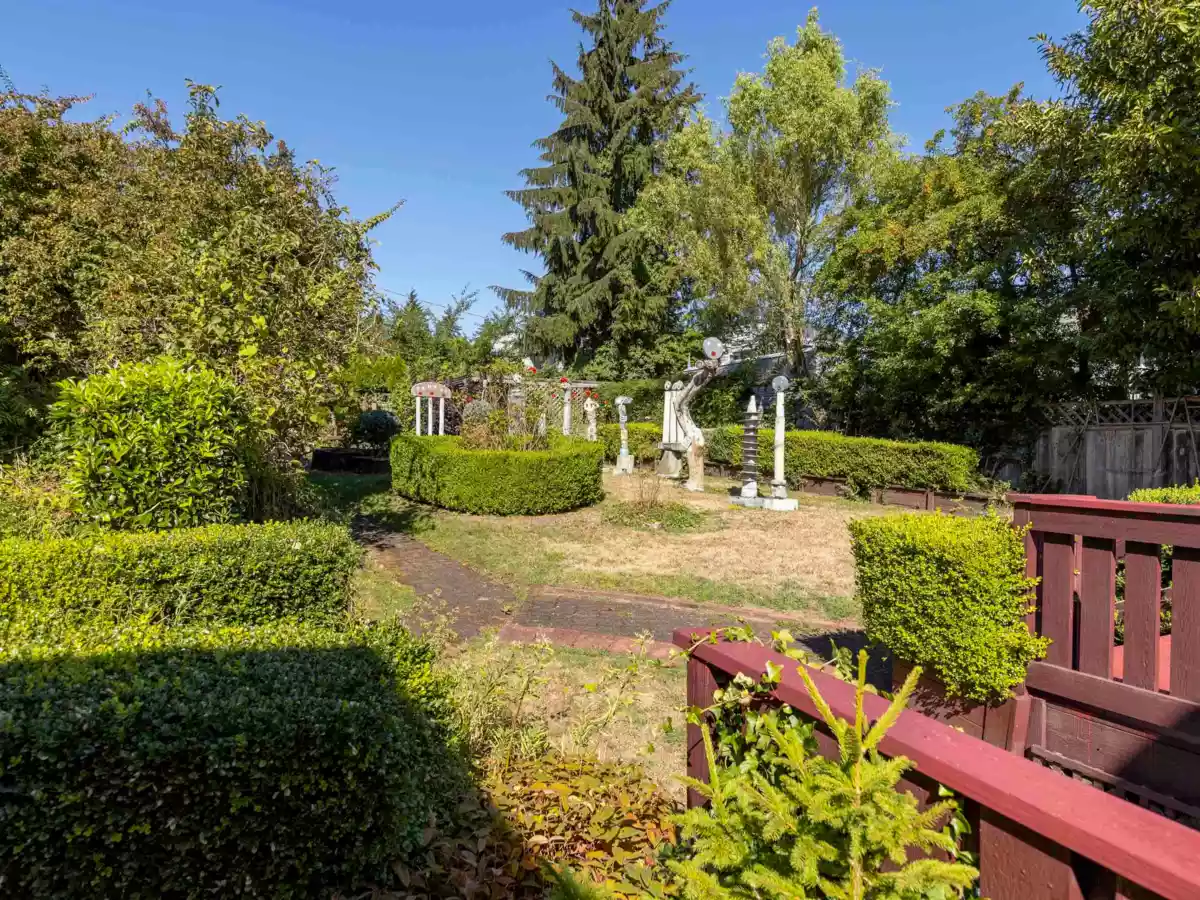 Primary Bathroom Photo of 1937 Tolmie Street, Vancouver, BC