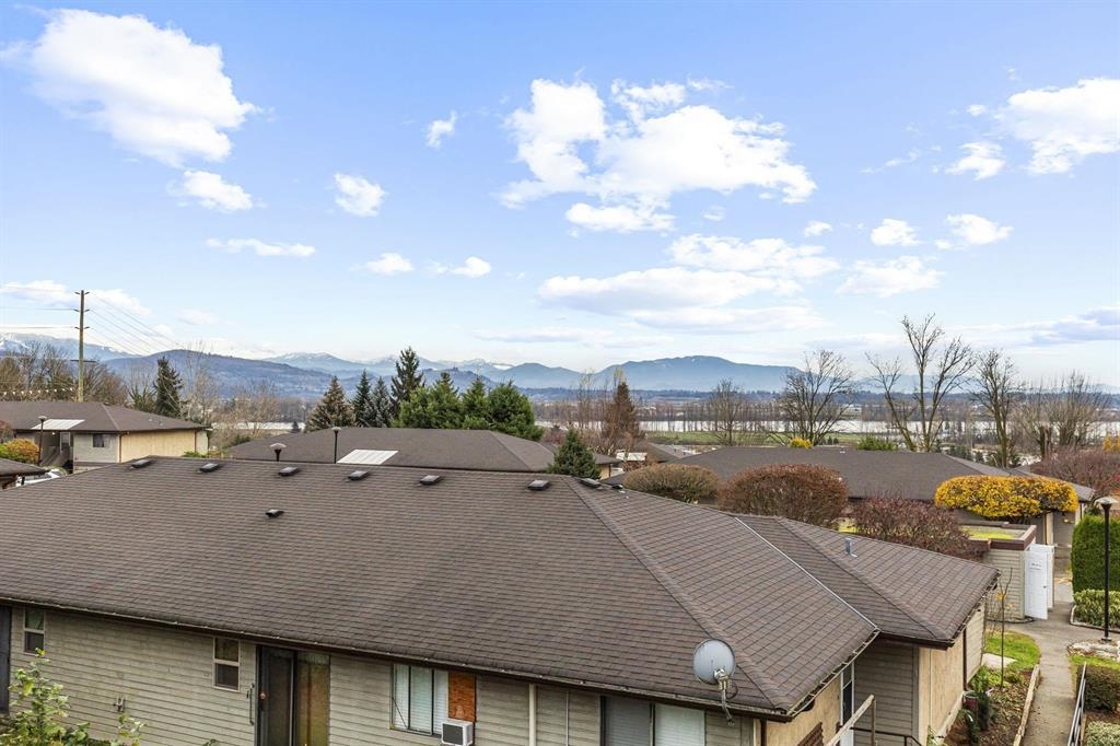 Breakfast Nook Photo of 13 32752 4 Avenue, Mission, BC
