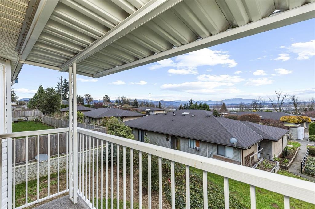 Dining Area Photo of 13 32752 4 Avenue, Mission, BC