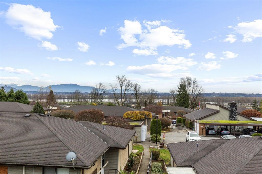 Kitchen Photo of 13 32752 4 Avenue, Mission, BC