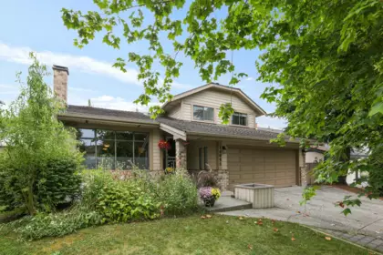 16095 13 Avenue, Surrey, BC, Surrey — Single Family Residence for sale