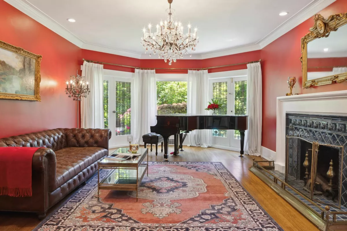 Breakfast Nook Photo of 4051 Marguerite Street, Vancouver, BC