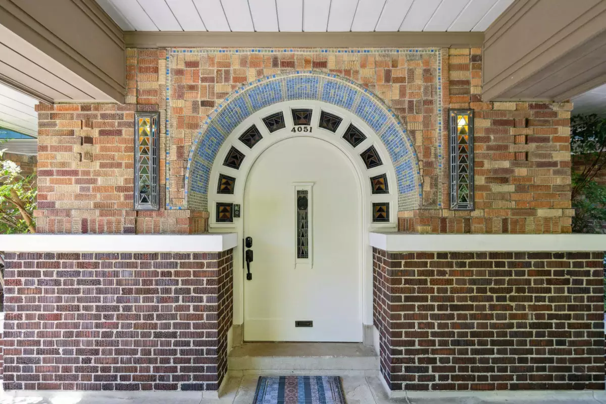 Living Room Photo of 4051 Marguerite Street, Vancouver, BC