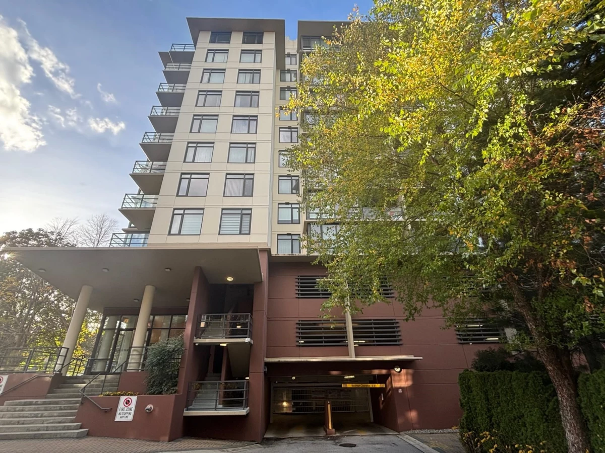 Guest Bathroom Photo of 809 9171 Ferndale Road, Richmond, BC