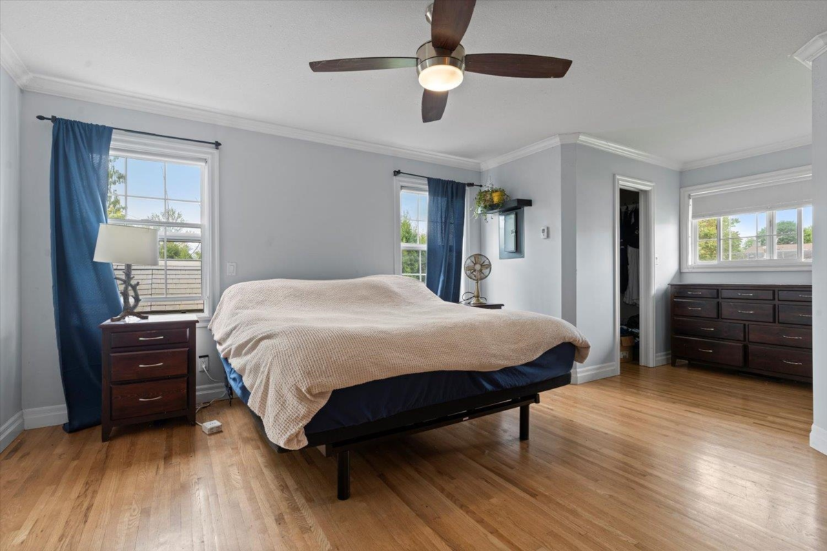 Entry Foyer Photo of 6345 Edson Drive, Chilliwack, BC