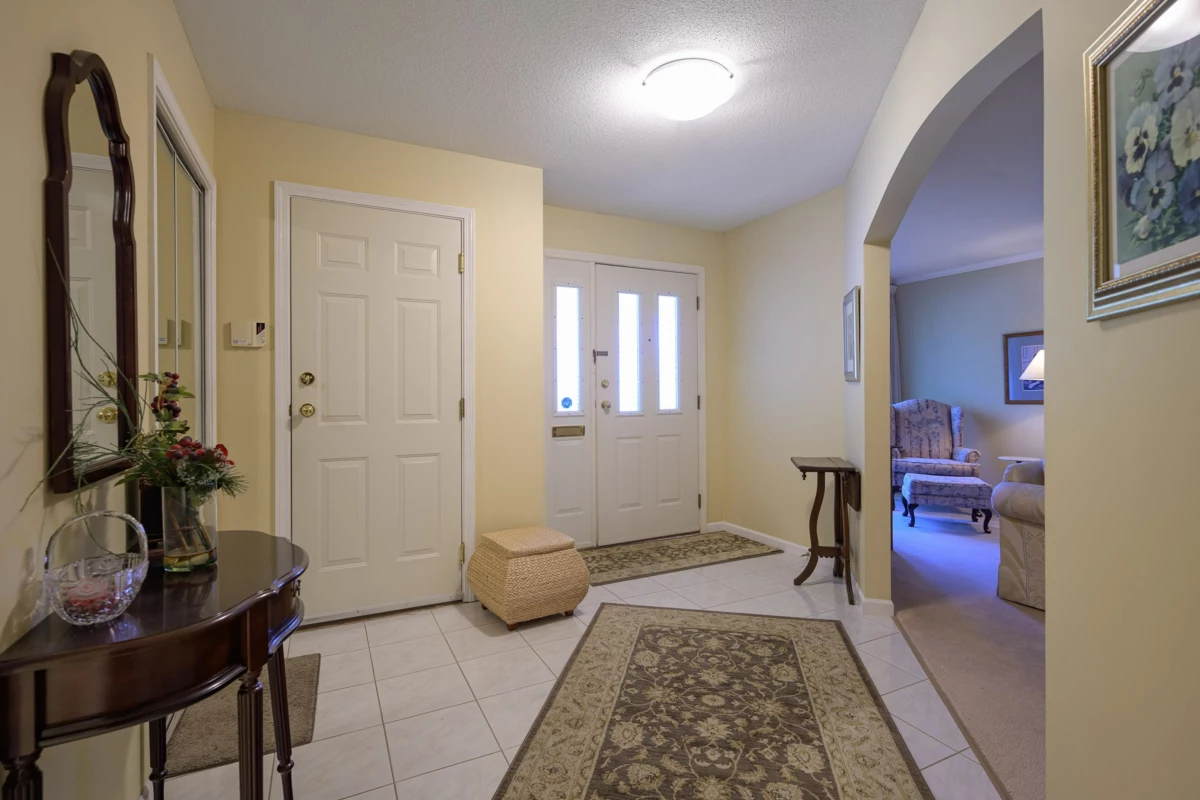 Living Room Photo of 4814 Glendale Avenue, Ladner, BC