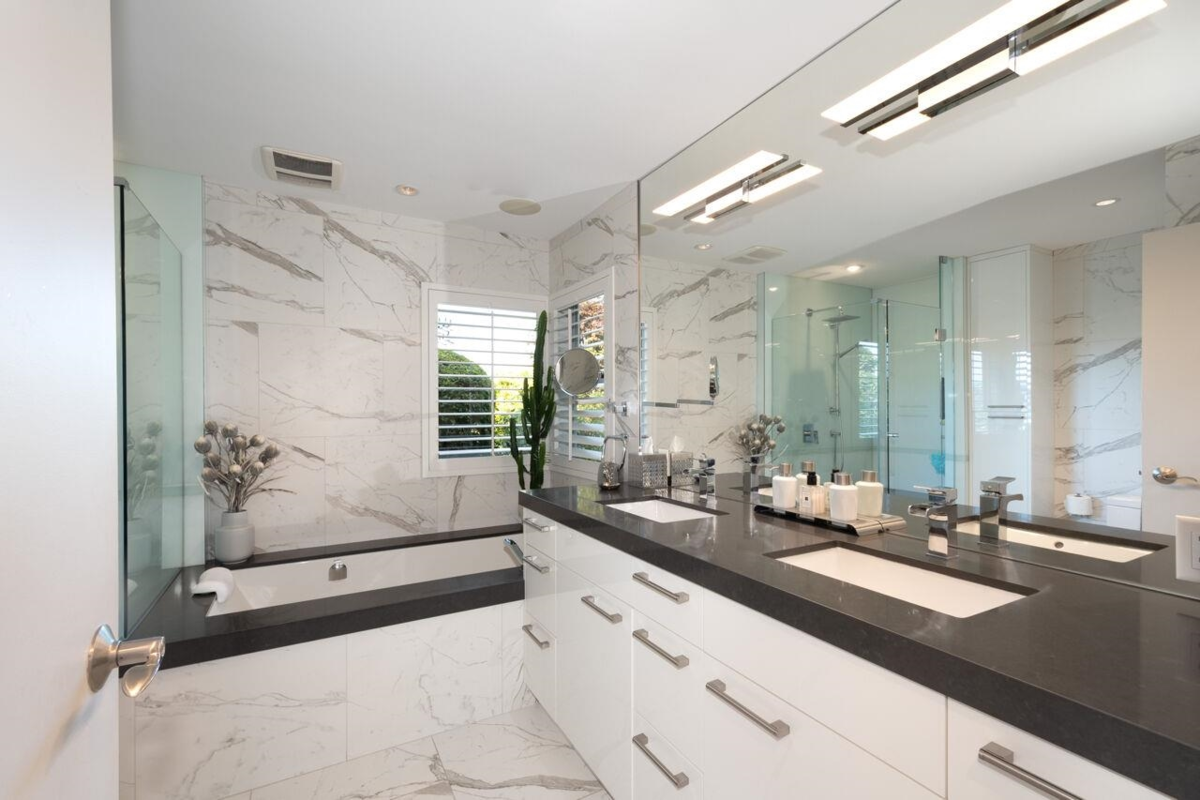 Backyard Photo of 5480 Keith Road, West Vancouver, BC