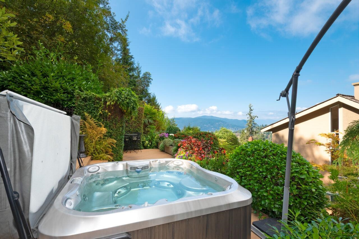 Community Amenities Photo (Clubhouse) of 5480 Keith Road, West Vancouver, BC