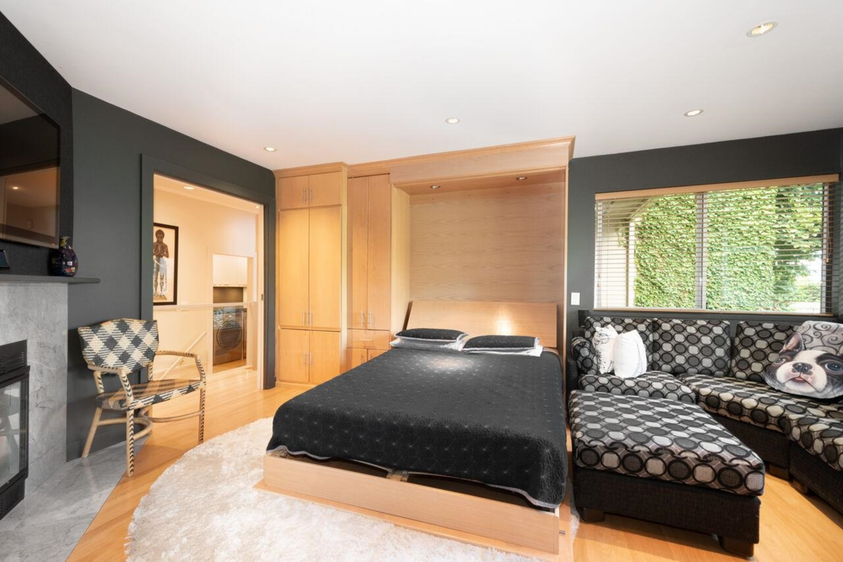 Outdoor Kitchen Photo of 5480 Keith Road, West Vancouver, BC