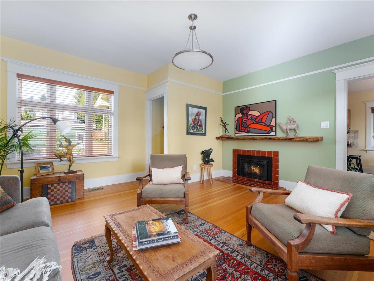 Dining Area Photo of 848 E 6th Street, North Vancouver, BC