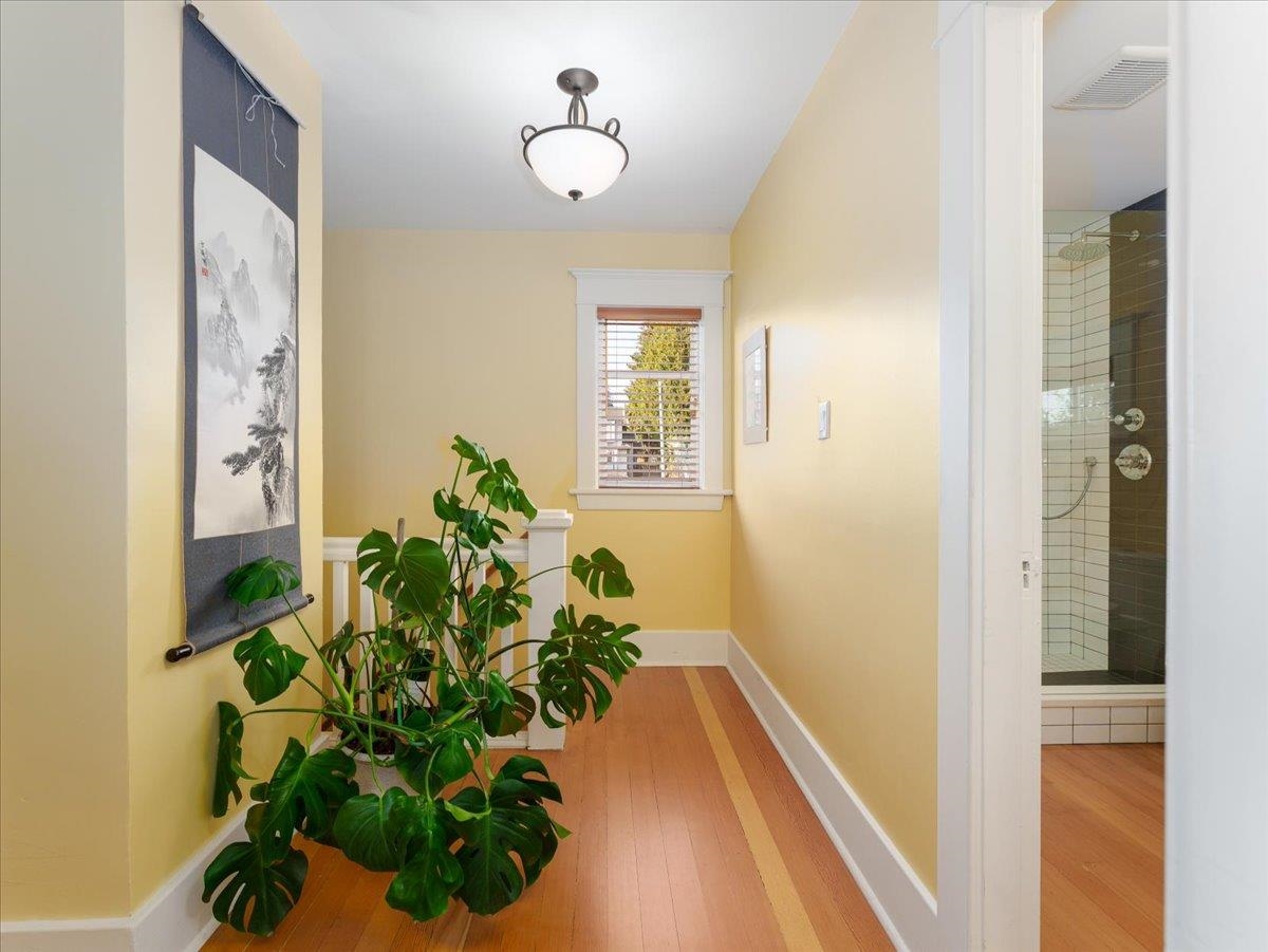 Entry Foyer Photo of 848 E 6th Street, North Vancouver, BC