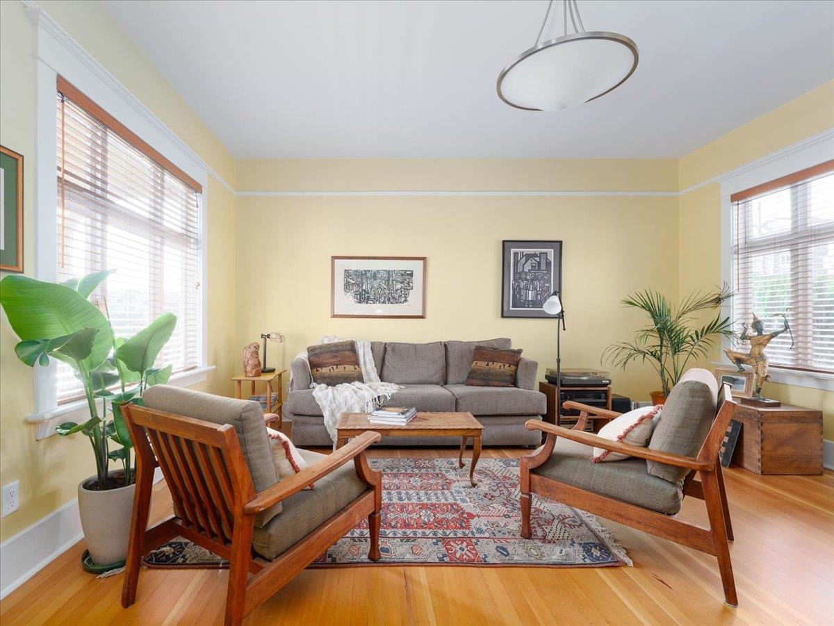 Family Room Photo of 848 E 6th Street, North Vancouver, BC